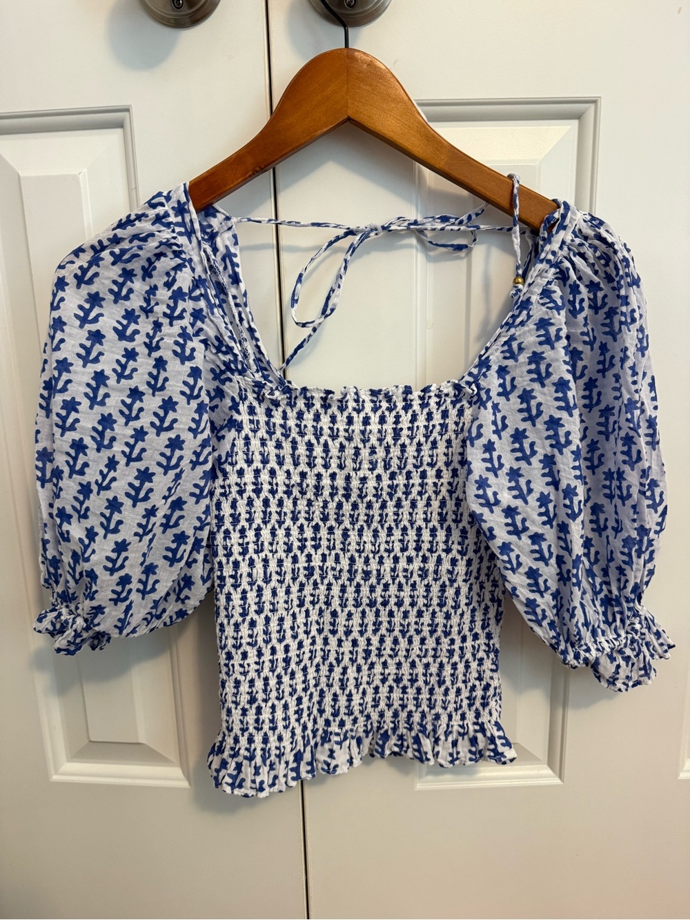 Oliphant Top Womens XS Smocked Top Floral Blue White - Picture 2 of 10